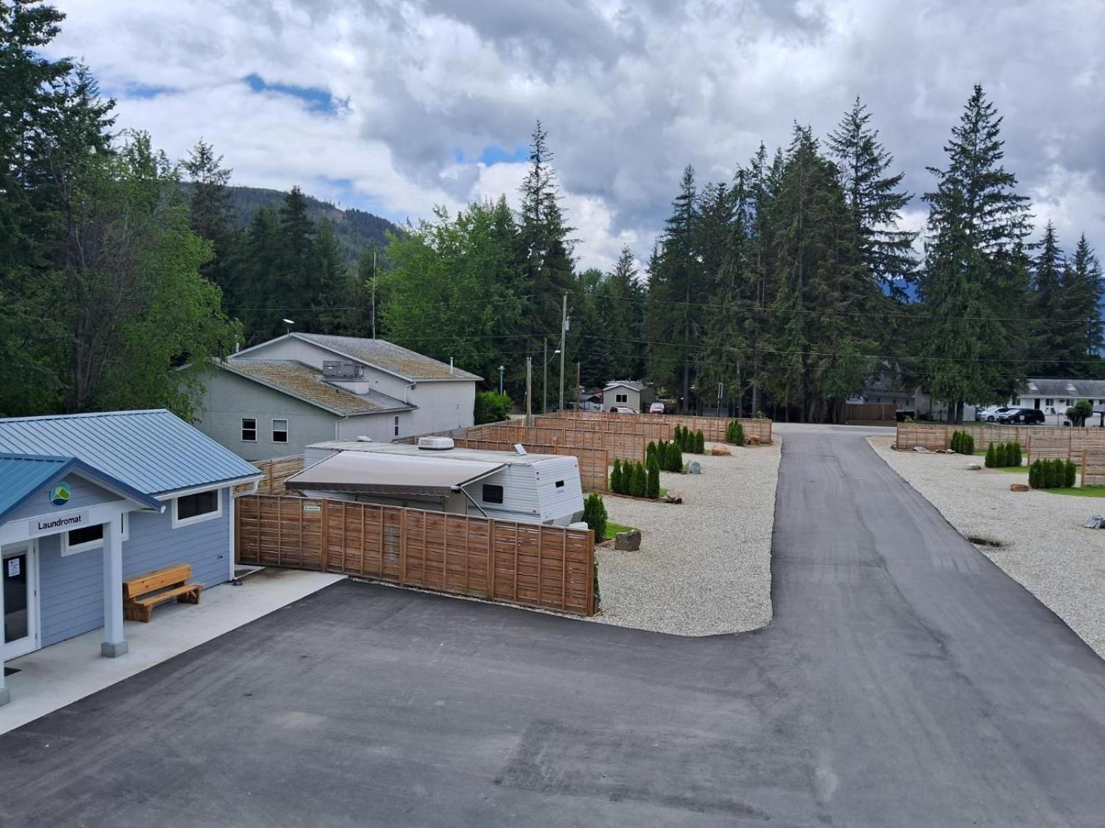 Paradise Motel Sicamous Exterior photo