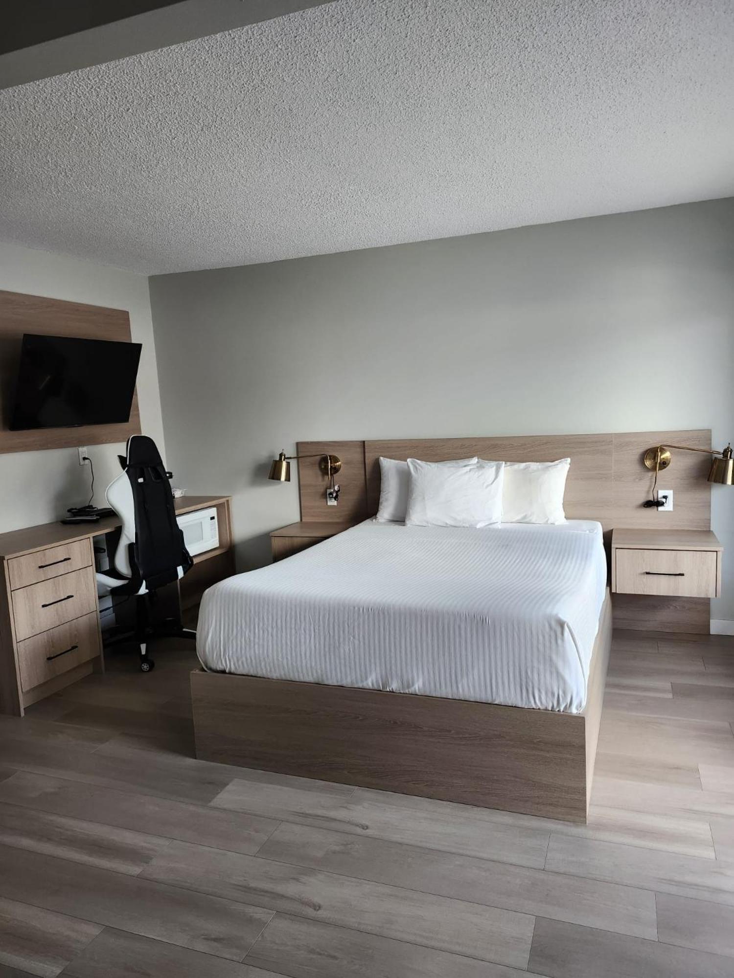 Paradise Motel Sicamous Exterior photo
